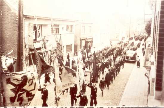 1938 - algemene studentendag Essen - optocht.jpg